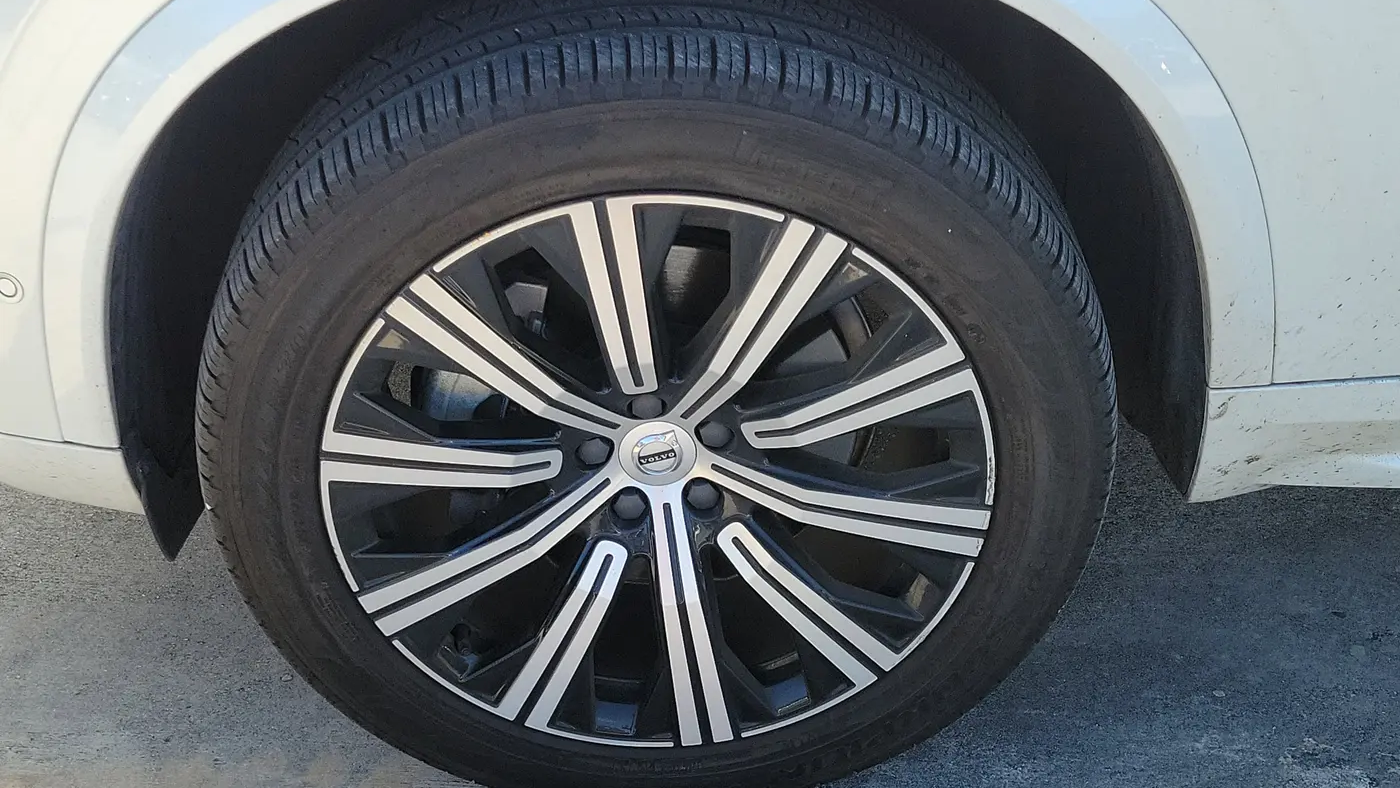 2025 Volvo XC90 B6 Plus Bright Theme 7P