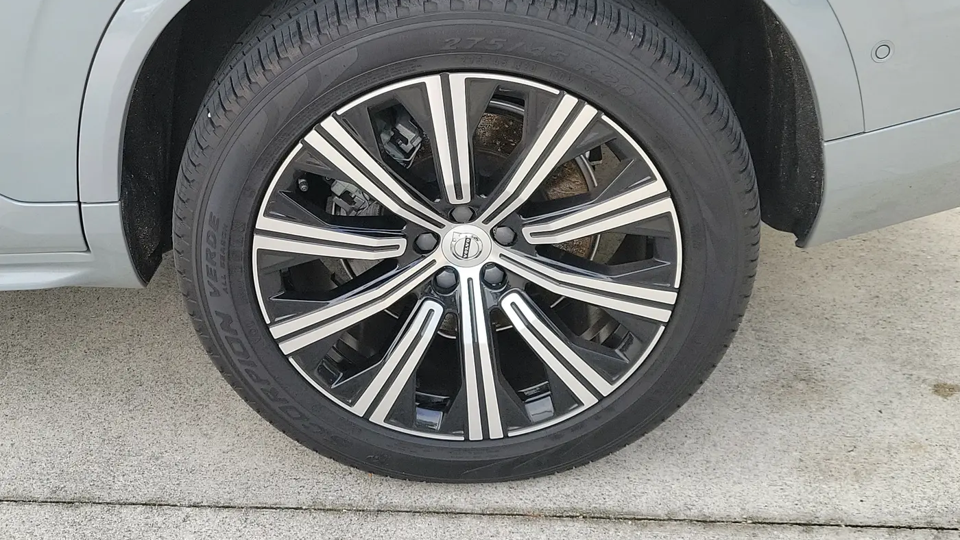 2025 Volvo XC90 B6 Plus Bright Theme 7P