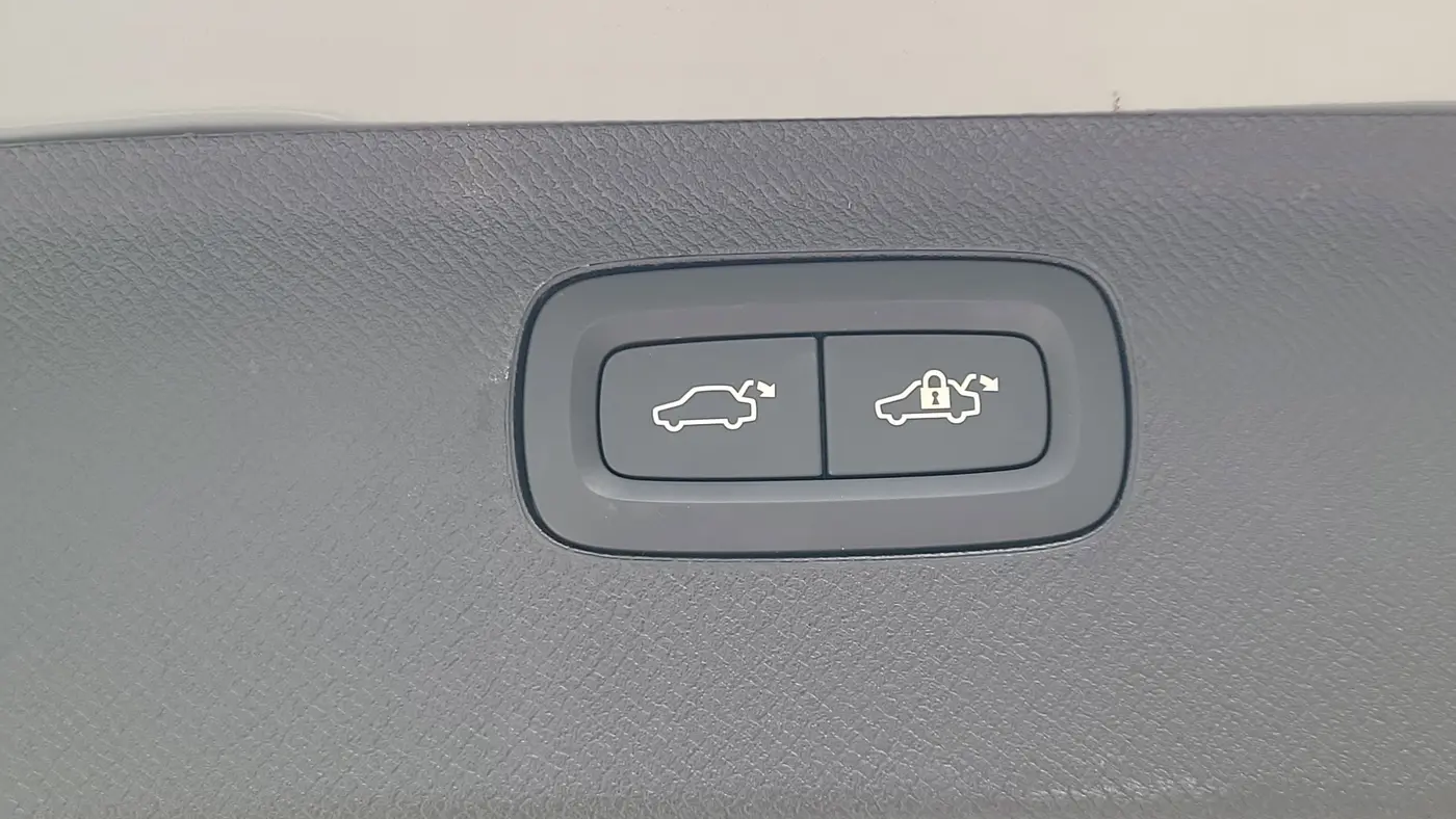 2025 Volvo XC90 B6 Plus Bright Theme 7P
