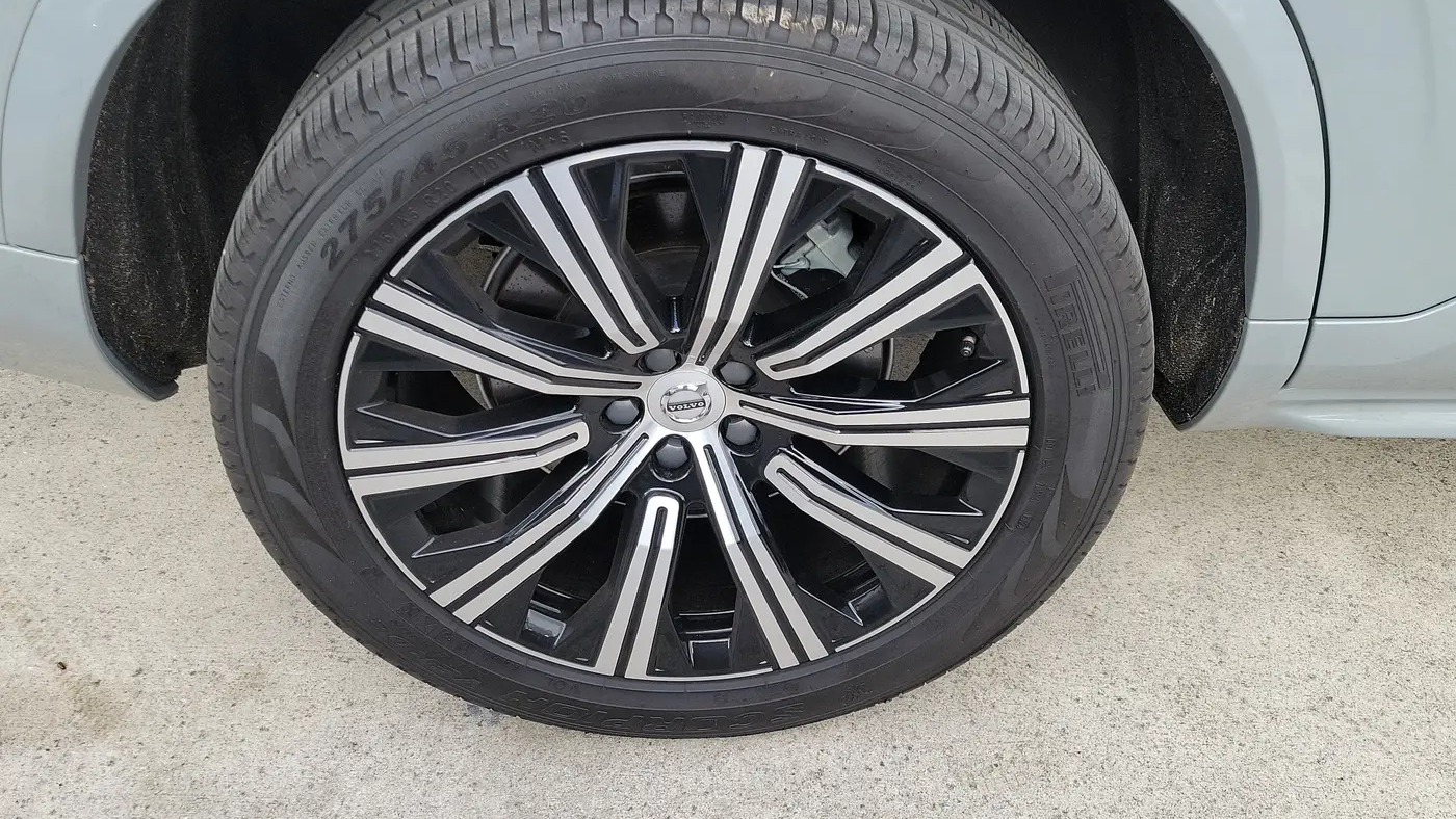 2025 Volvo XC90 B6 Plus Bright Theme 7P