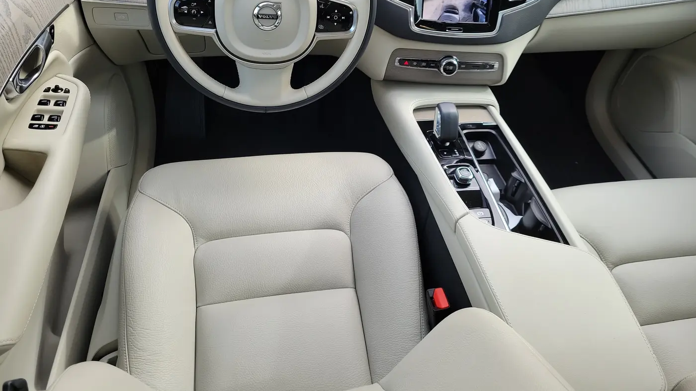 2025 Volvo XC90 B6 Plus Bright Theme 7P