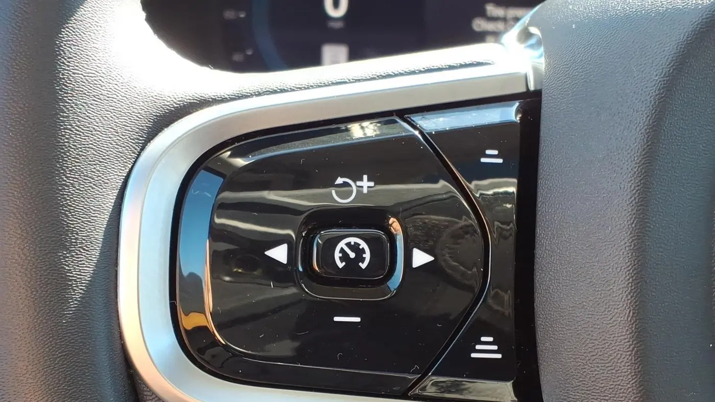 2024 Volvo XC90 B6 Plus Bright Theme 7P