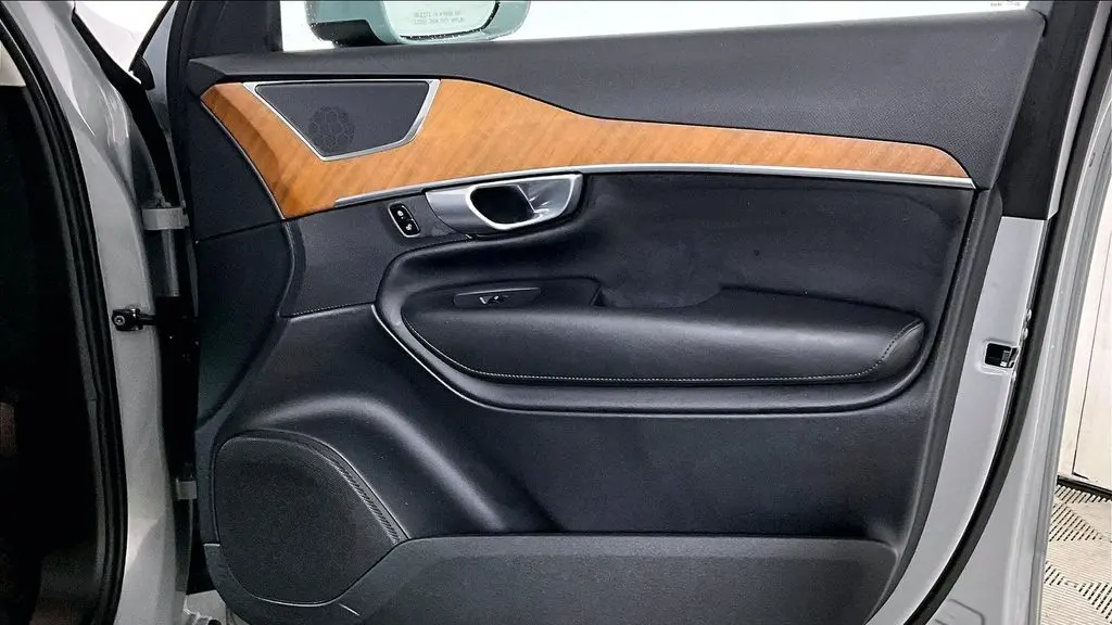 2024 Volvo XC90 B6 Plus Bright Theme 7P