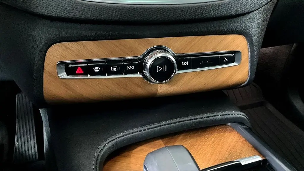 2024 Volvo XC90 B6 Plus Bright Theme 7P