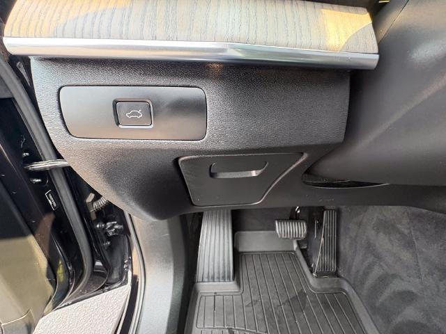 2024 Volvo XC90 - $45,600