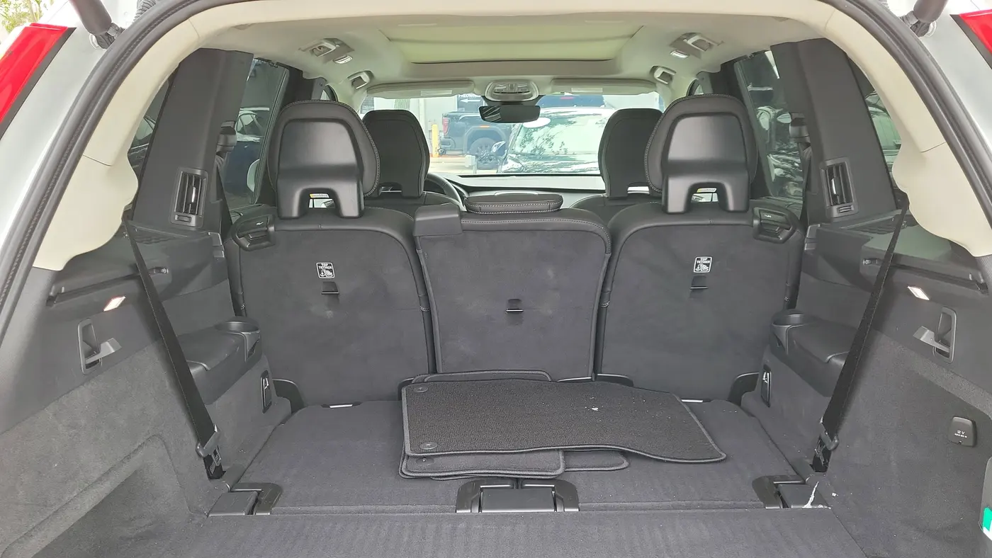 2024 Volvo XC90 B6 Ultimate Bright Theme 7P