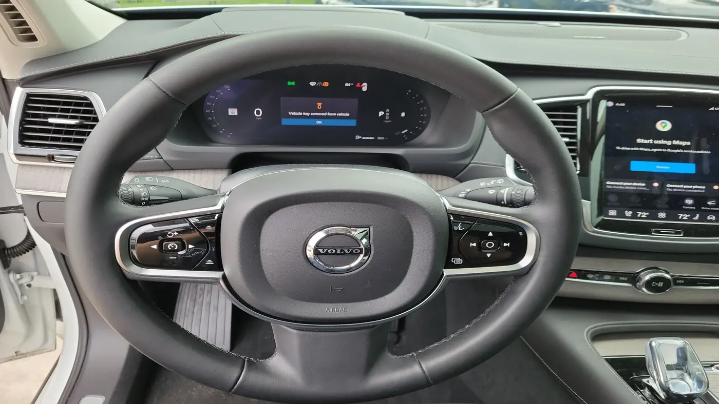 2024 Volvo XC90 B6 Ultimate Bright Theme 7P