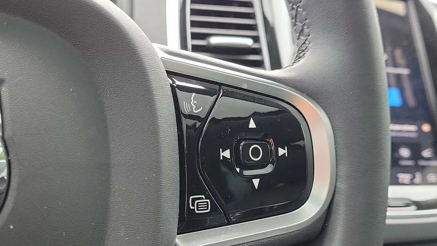 2024 Volvo XC90 B6 Ultimate Bright Theme 7P