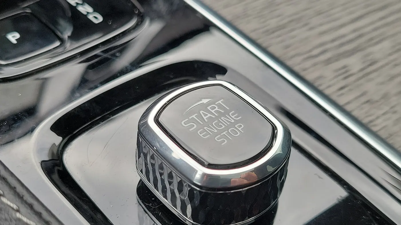 2024 Volvo XC90 B6 Ultimate Bright Theme 7P