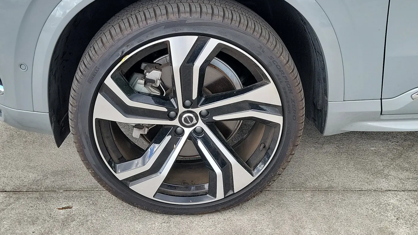 2025 Volvo XC90 B6 Ultra Bright Theme 7P