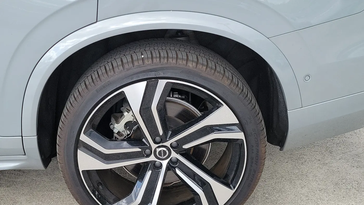2025 Volvo XC90 B6 Ultra Bright Theme 7P