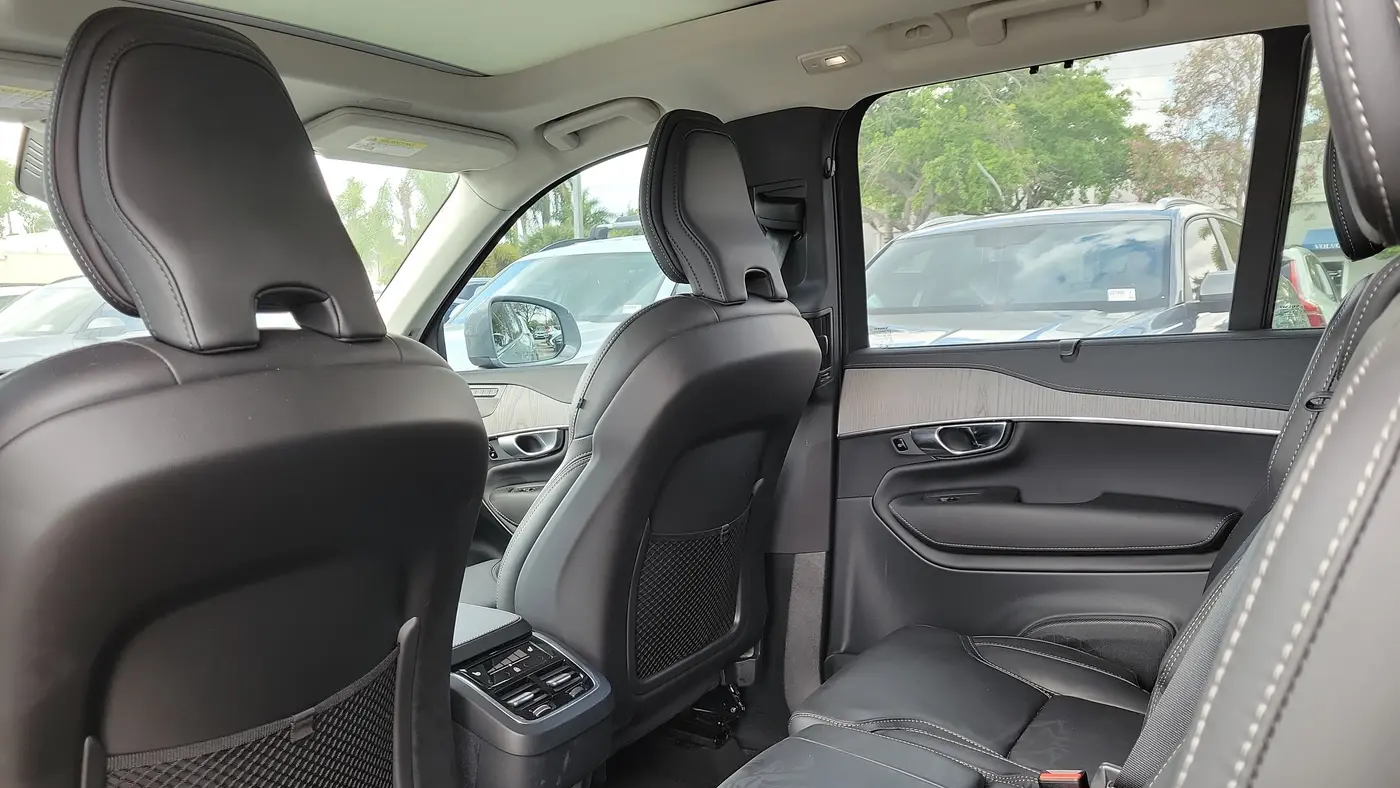 2025 Volvo XC90 B6 Ultra Bright Theme 7P