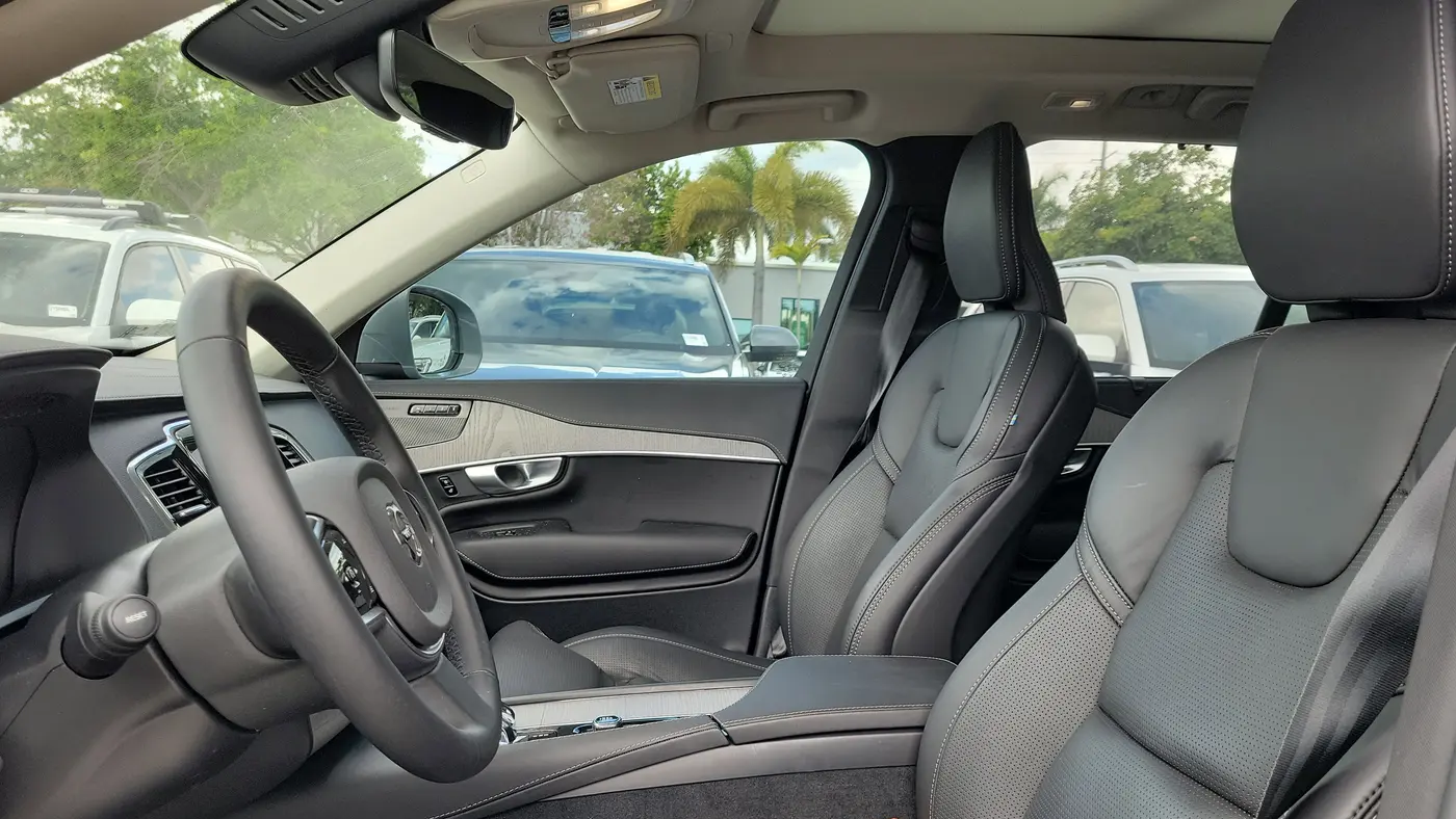 2025 Volvo XC90 B6 Ultra Bright Theme 7P