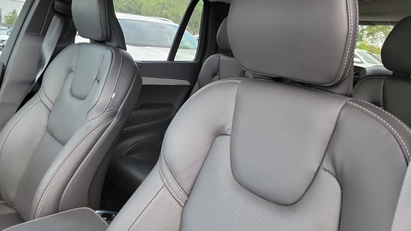 2025 Volvo XC90 B6 Ultra Bright Theme 7P