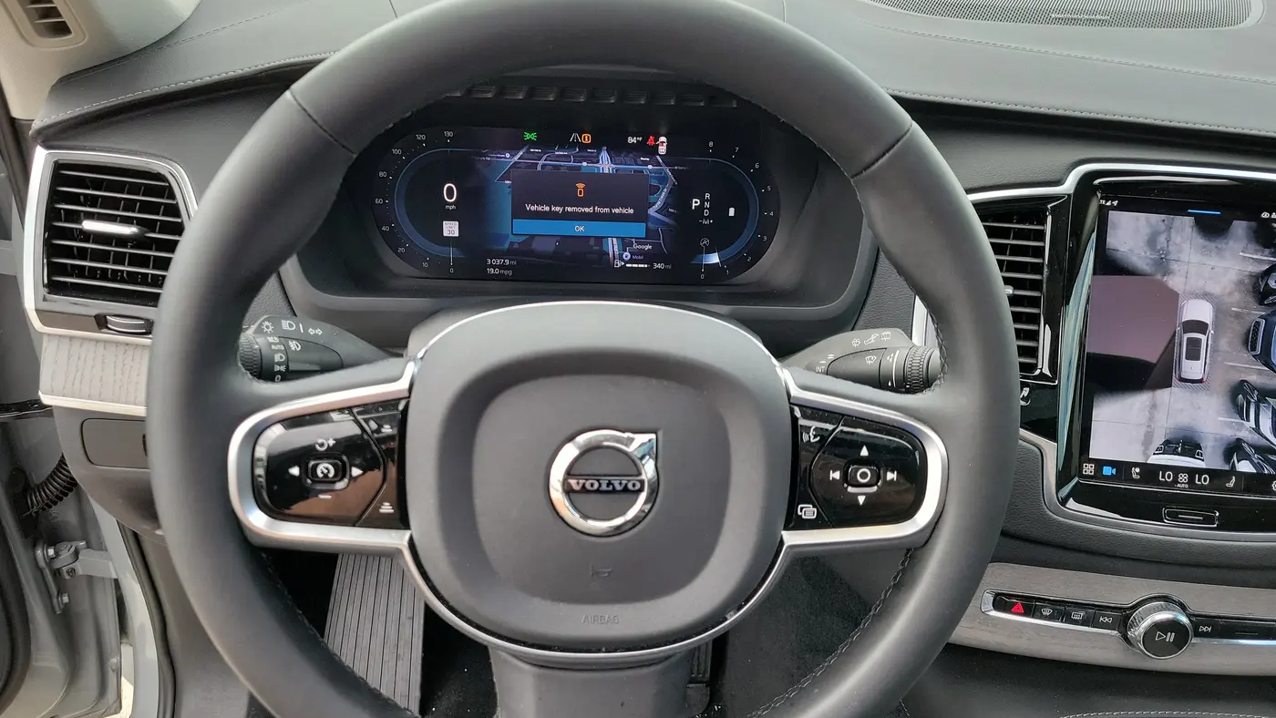 2025 Volvo XC90 B6 Ultra Bright Theme 7P