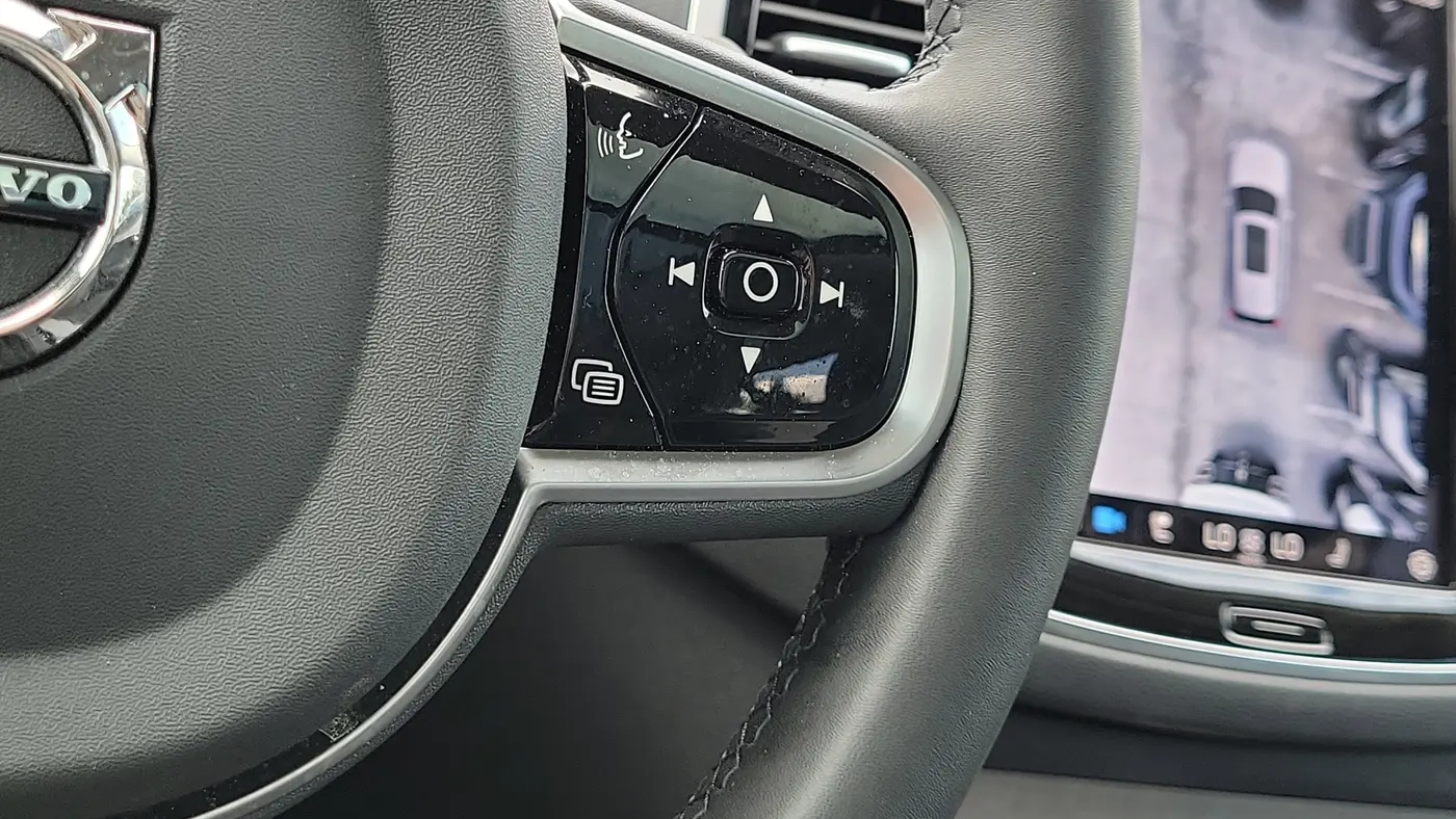 2025 Volvo XC90 B6 Ultra Bright Theme 7P