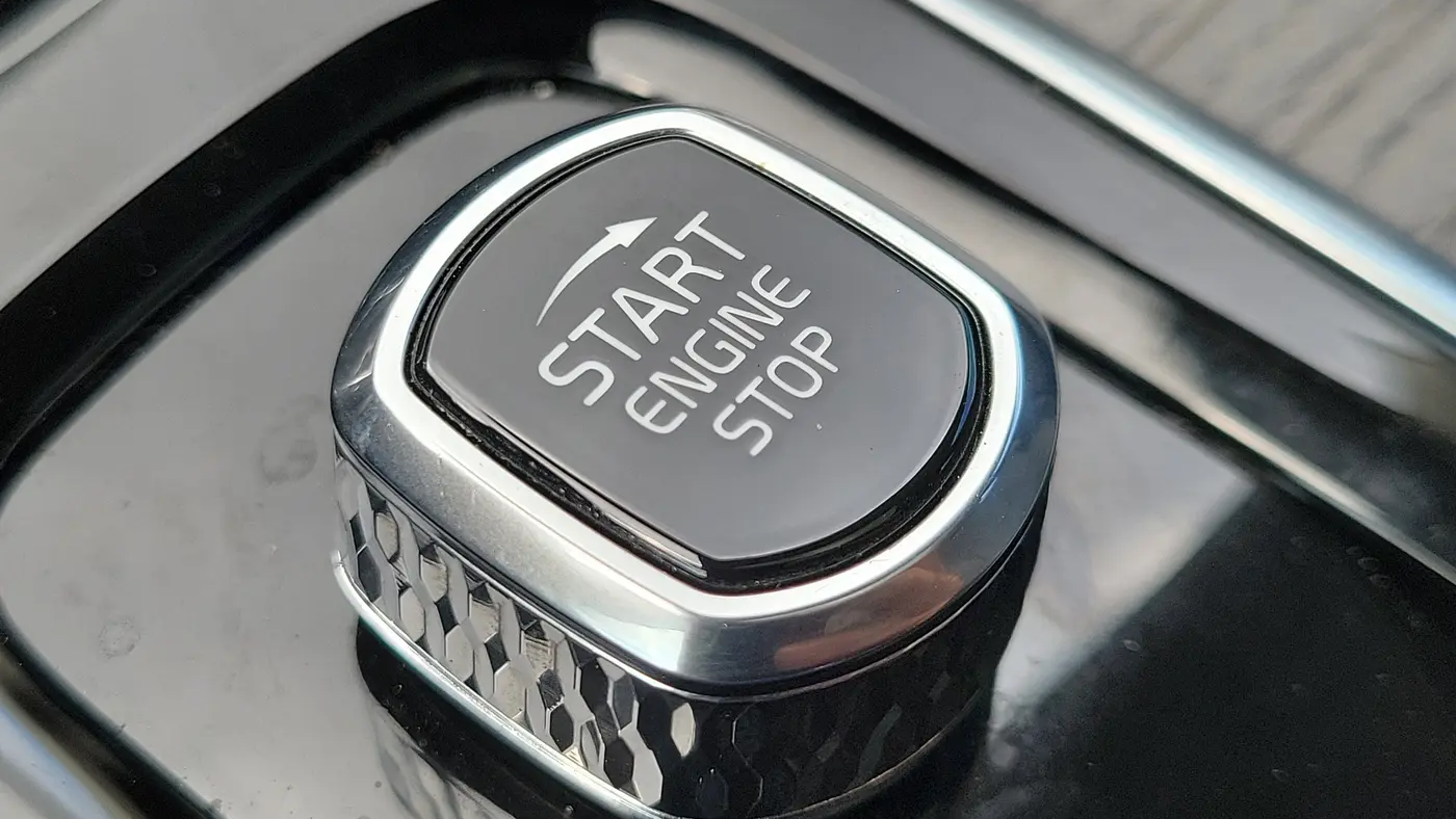 2025 Volvo XC90 B6 Ultra Bright Theme 7P