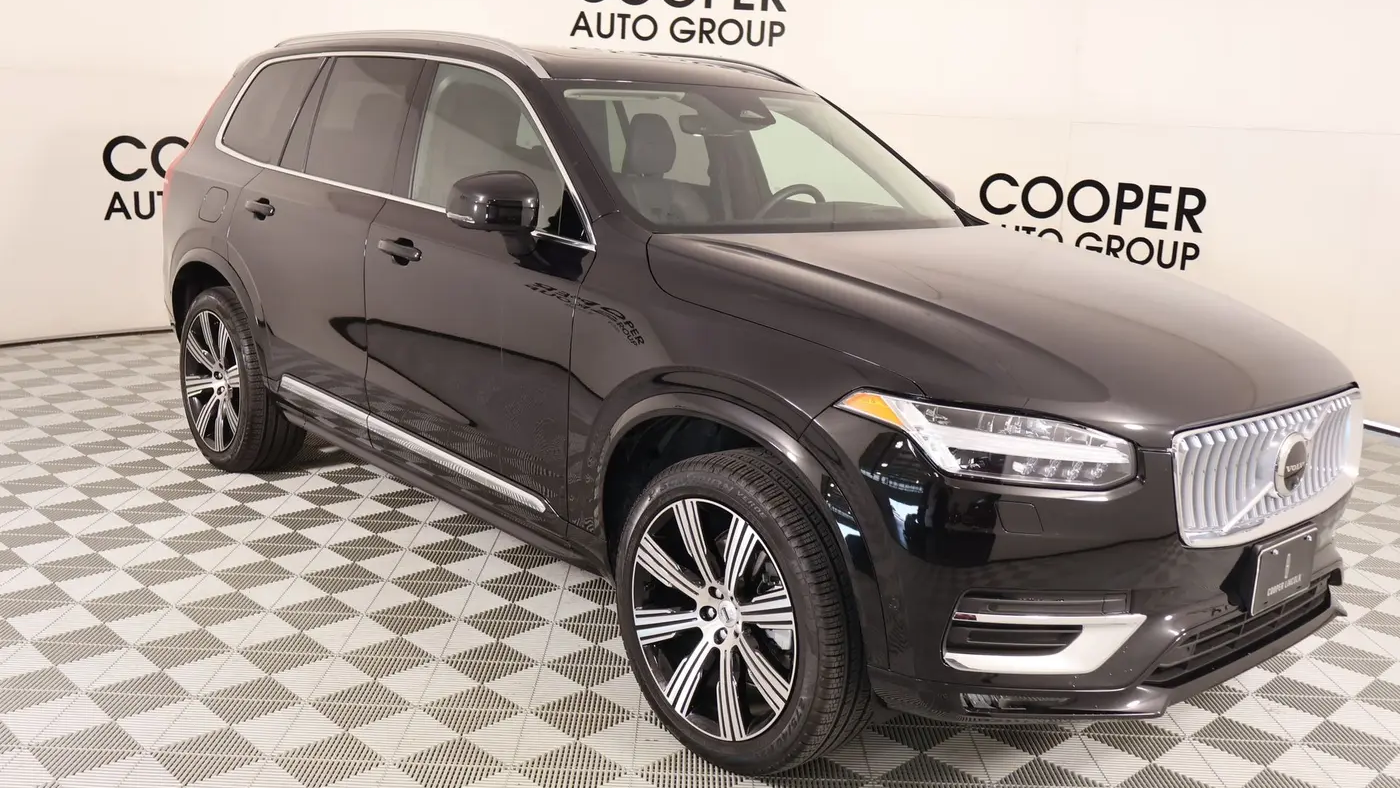Preowned 2025 Volvo XC90 B6 Ultra Bright Theme 7P for Sale