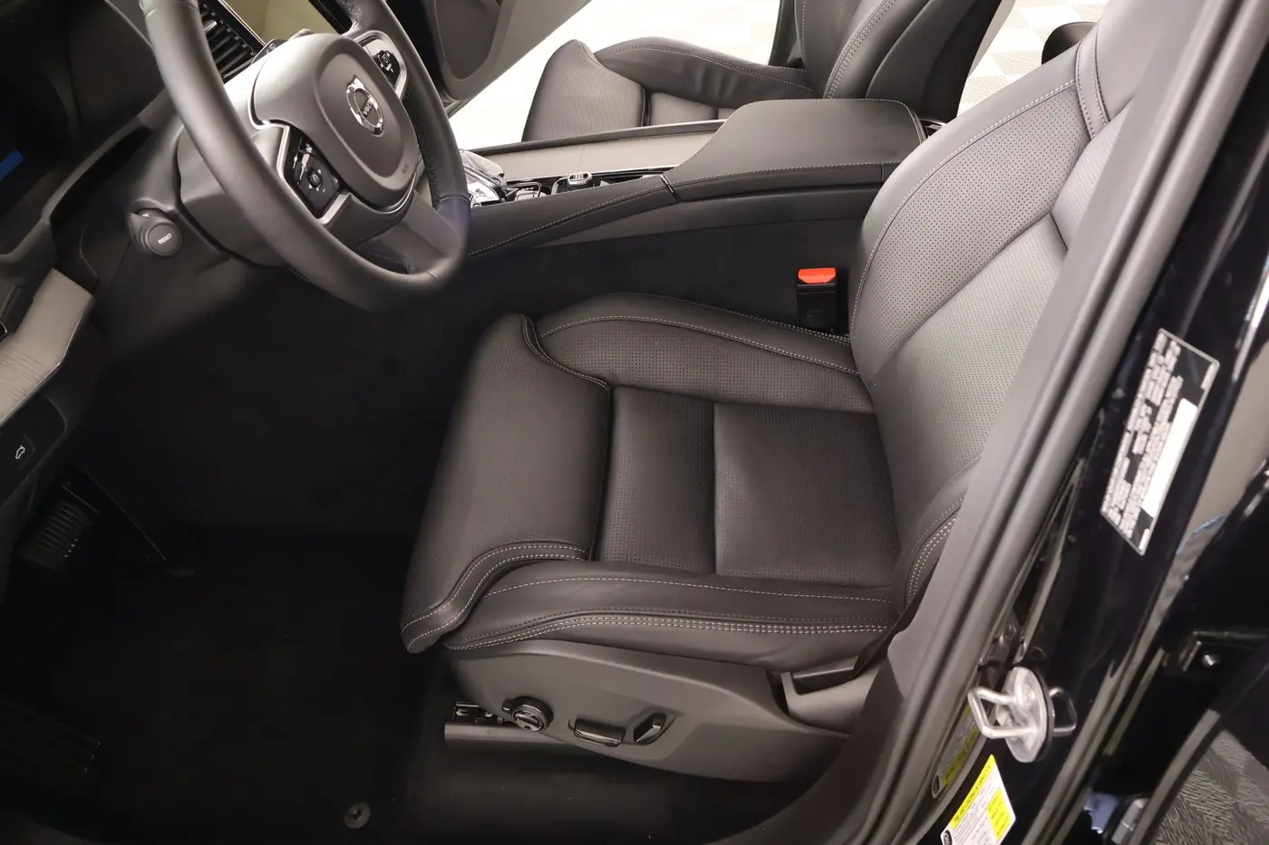 2025 Volvo XC90 - $53,499
