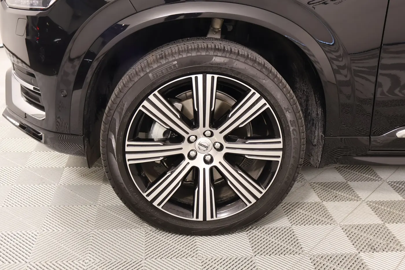 2025 Volvo XC90 - $53,499