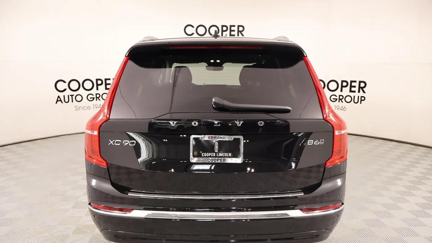 2025 Volvo XC90 B6 Ultra Bright Theme 7P