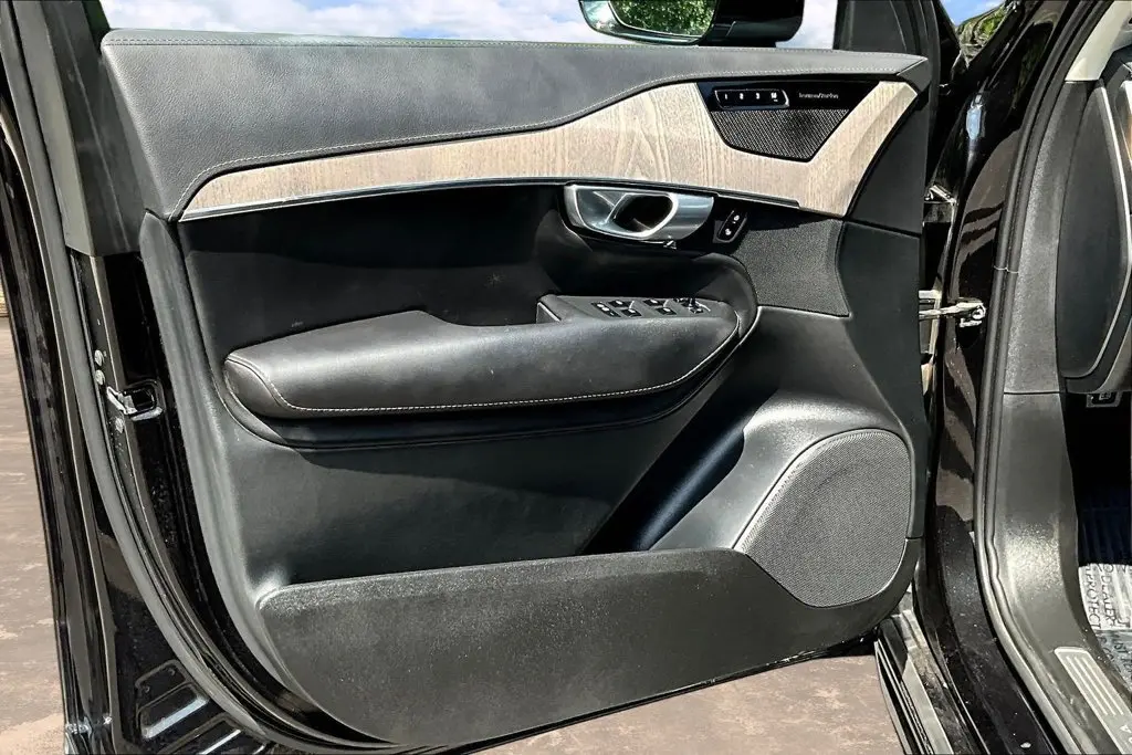 2024 Volvo XC90 - $36,995