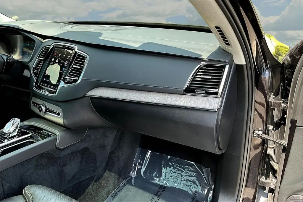 2024 Volvo XC90 - $36,995