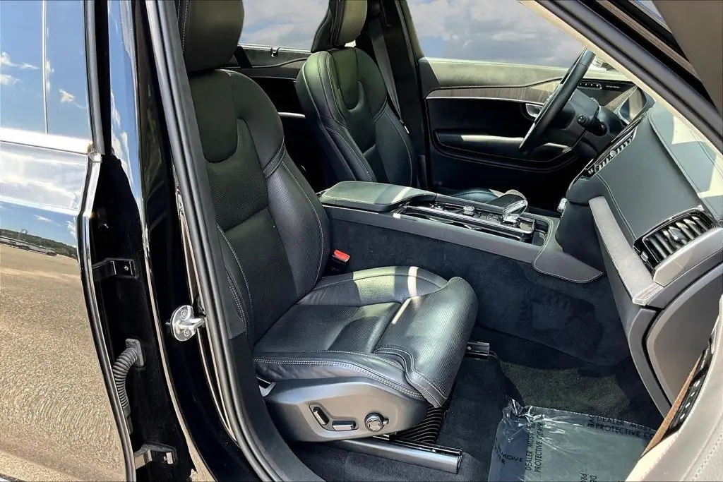 2024 Volvo XC90 - $36,995
