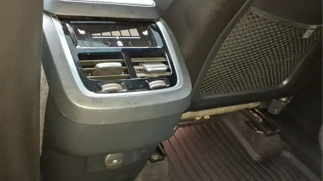 2024 Volvo XC90 B6 Ultimate Bright Theme 7P