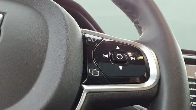 2024 Volvo XC90 B6 Ultimate Bright Theme 7P