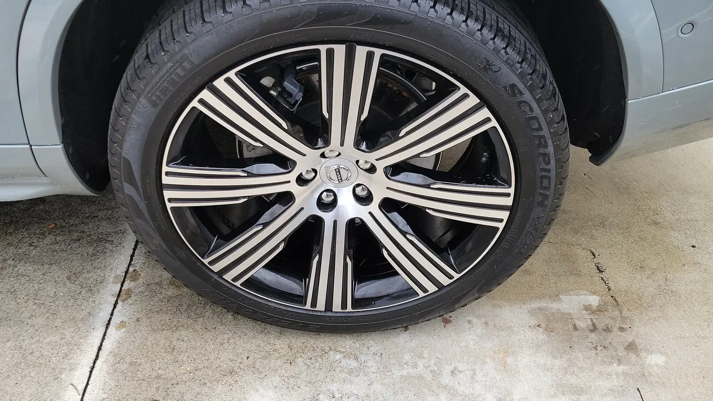 2025 Volvo XC90 B6 Ultra Bright Theme 7P