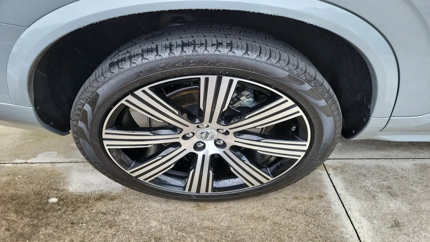 2025 Volvo XC90 B6 Ultra Bright Theme 7P