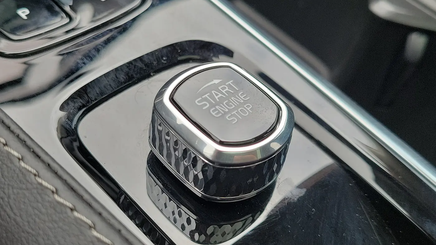 2025 Volvo XC90 B6 Ultra Bright Theme 7P