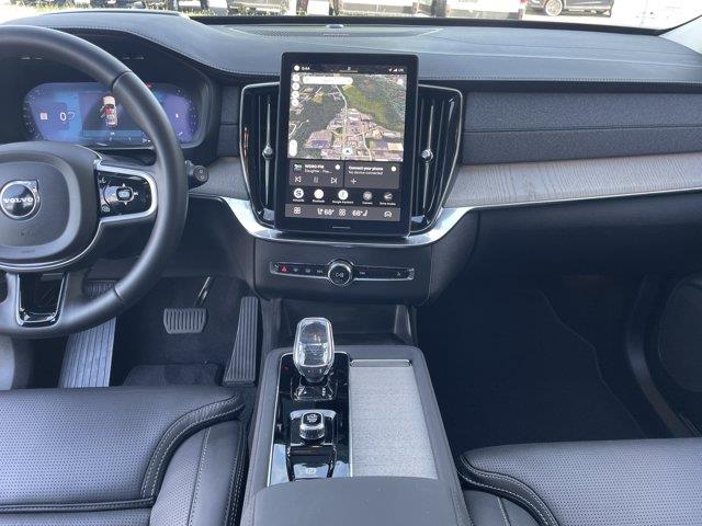 2025 Volvo XC90 - $61,899
