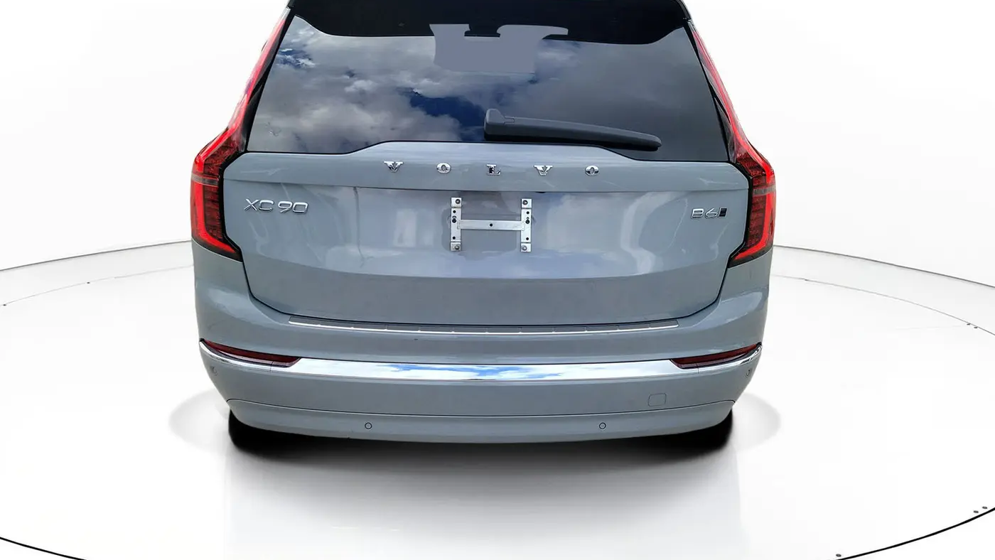 2025 Volvo XC90 B6 Ultra Bright Theme 7P