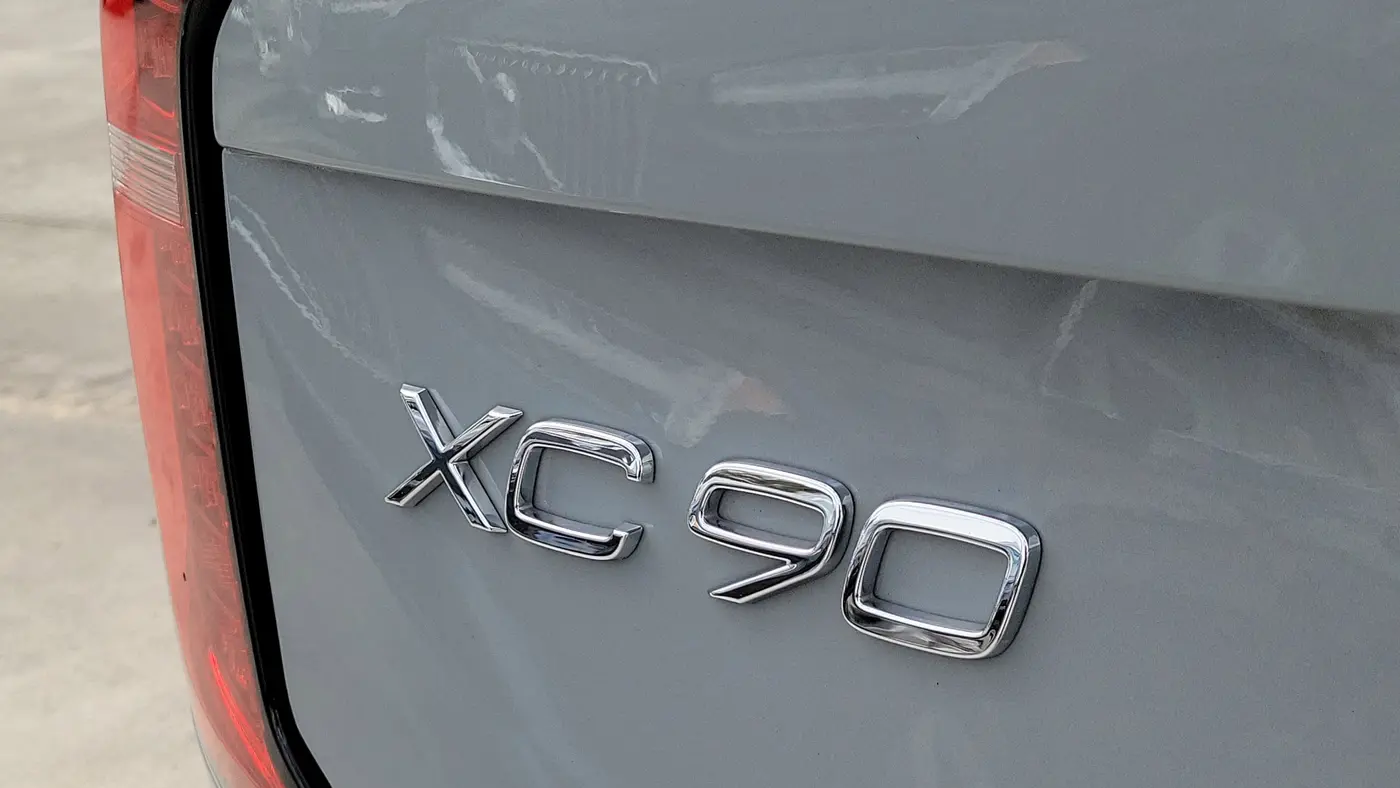 2025 Volvo XC90 B6 Ultra Bright Theme 7P