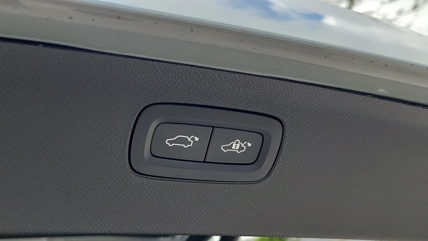 2025 Volvo XC90 B6 Ultra Bright Theme 7P