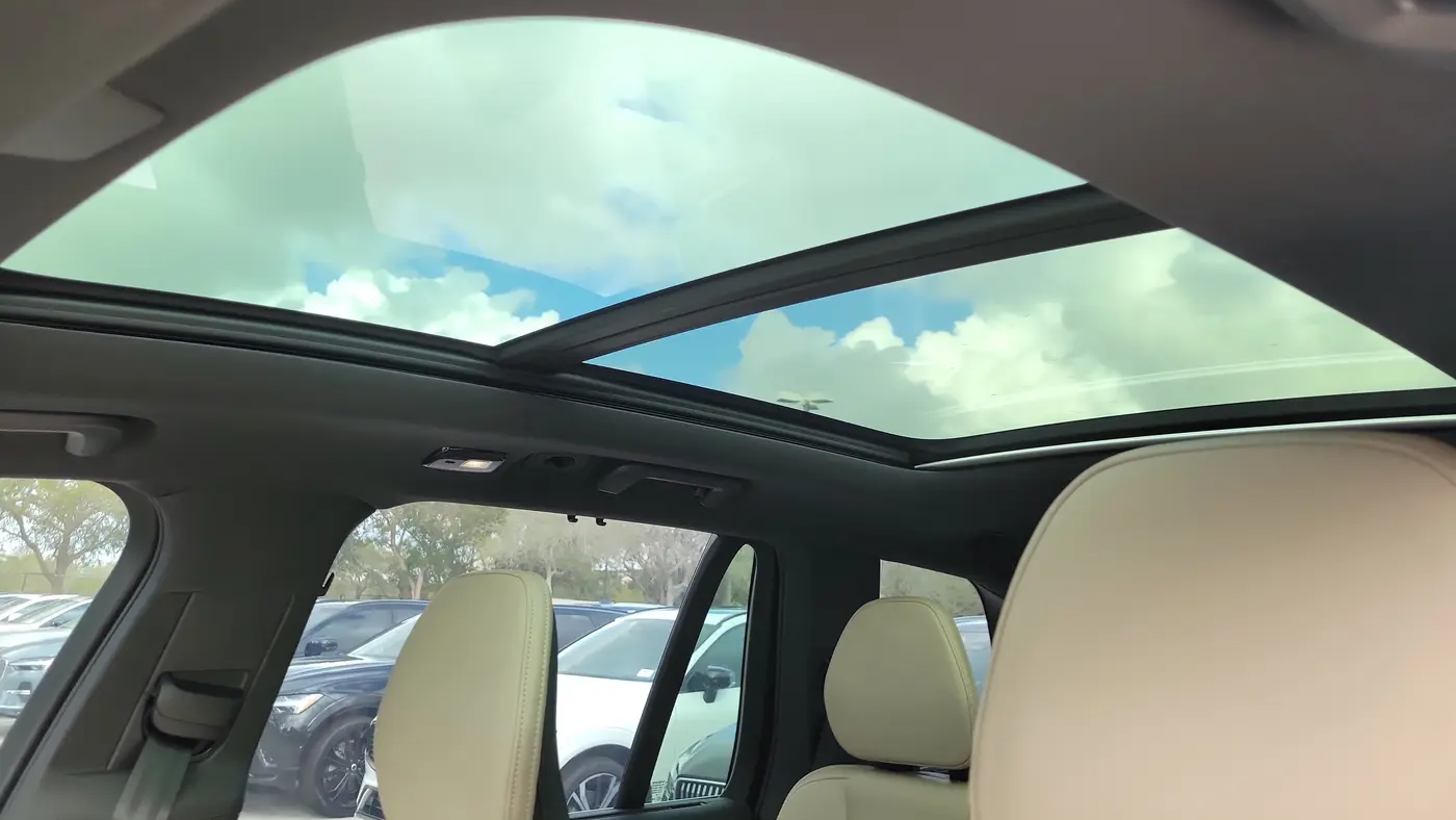 2025 Volvo XC90 B6 Ultra Bright Theme 7P
