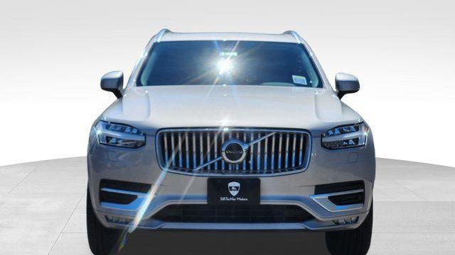 2025 Volvo XC90 B6 Core Bright Theme