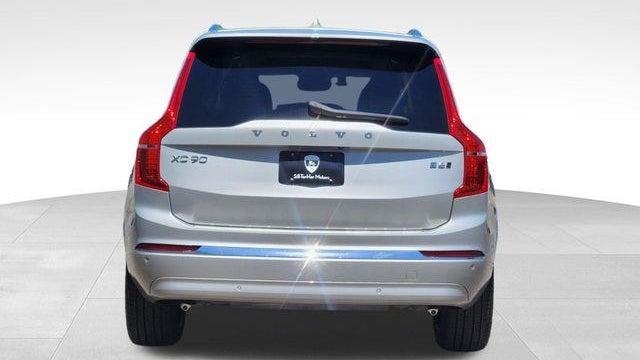 2025 Volvo XC90 B6 Core Bright Theme