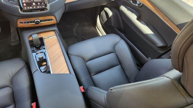 2025 Volvo XC90 B6 Core Bright Theme