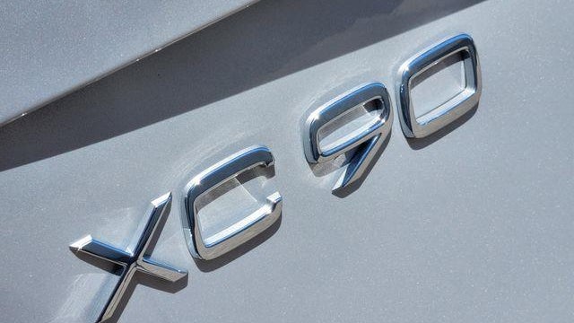 2025 Volvo XC90 B6 Core Bright Theme