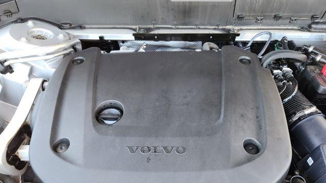 2025 Volvo XC90 B6 Core Bright Theme