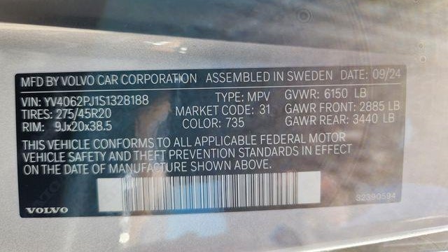 2025 Volvo XC90 B6 Core Bright Theme