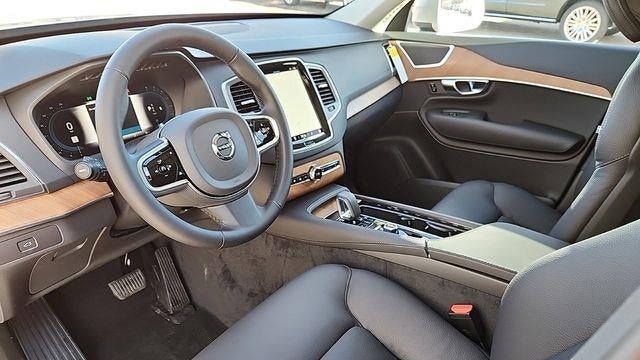 2025 Volvo XC90 B6 Core Bright Theme