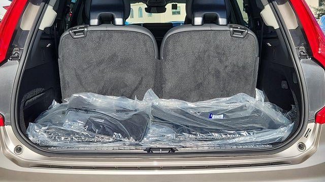 2025 Volvo XC90 B6 Core Bright Theme