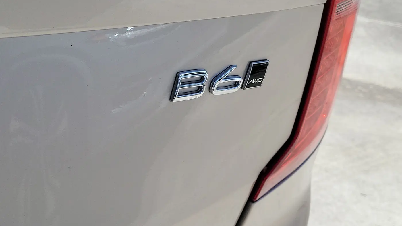 2025 Volvo XC90 B6 Core Bright Theme