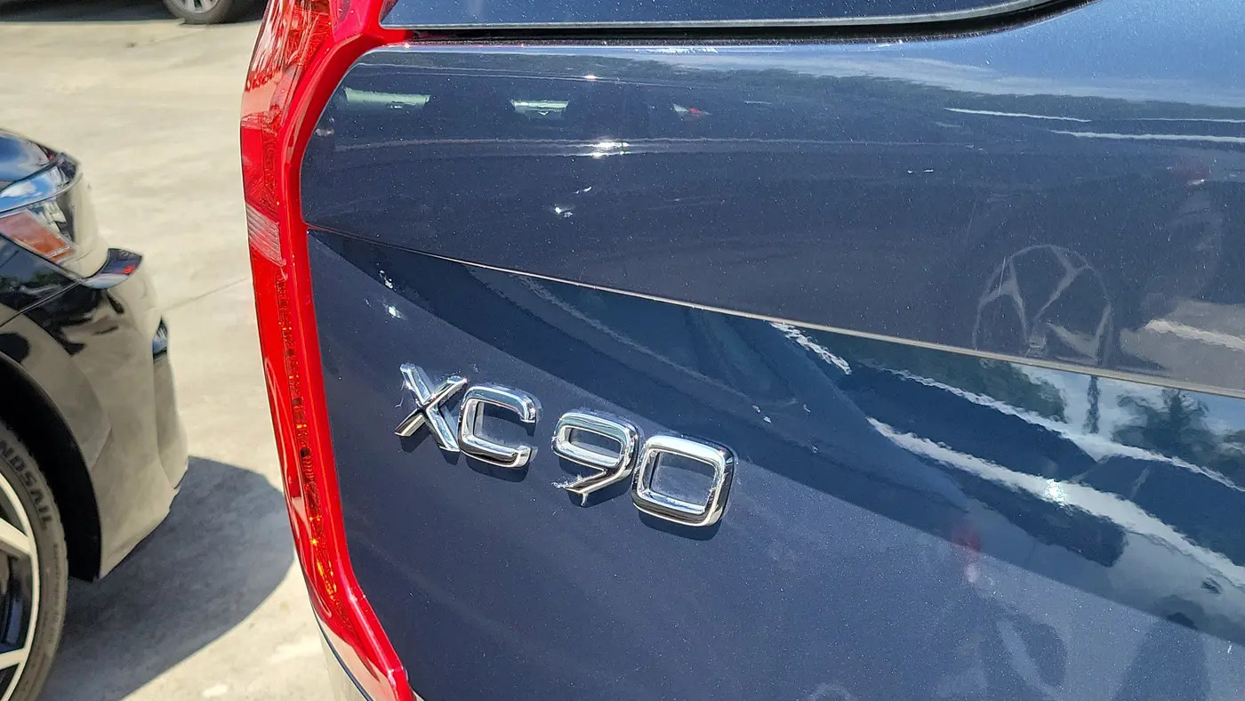 2023 Volvo XC90 B6 Plus Bright Theme 7P
