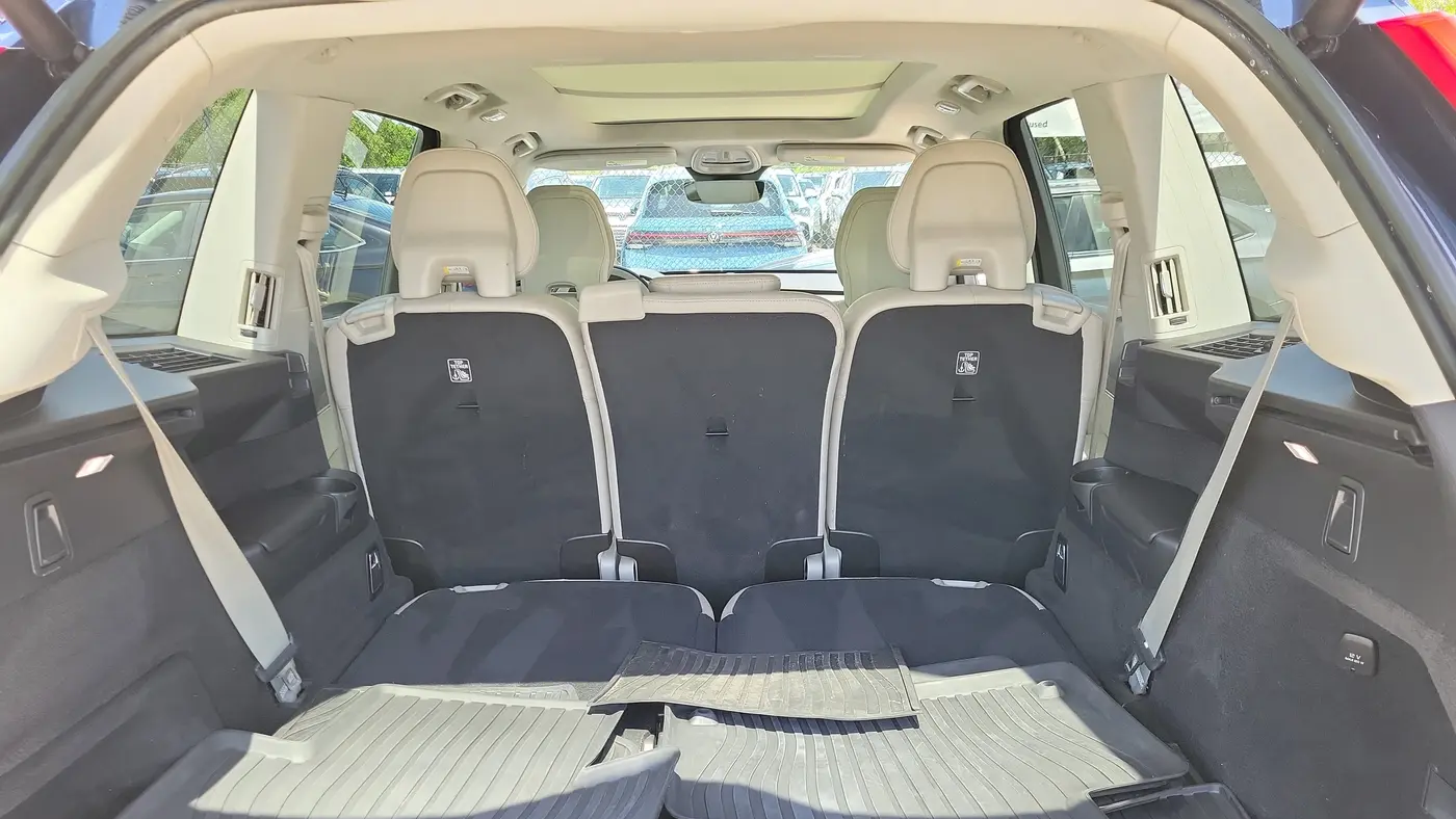 2023 Volvo XC90 B6 Plus Bright Theme 7P