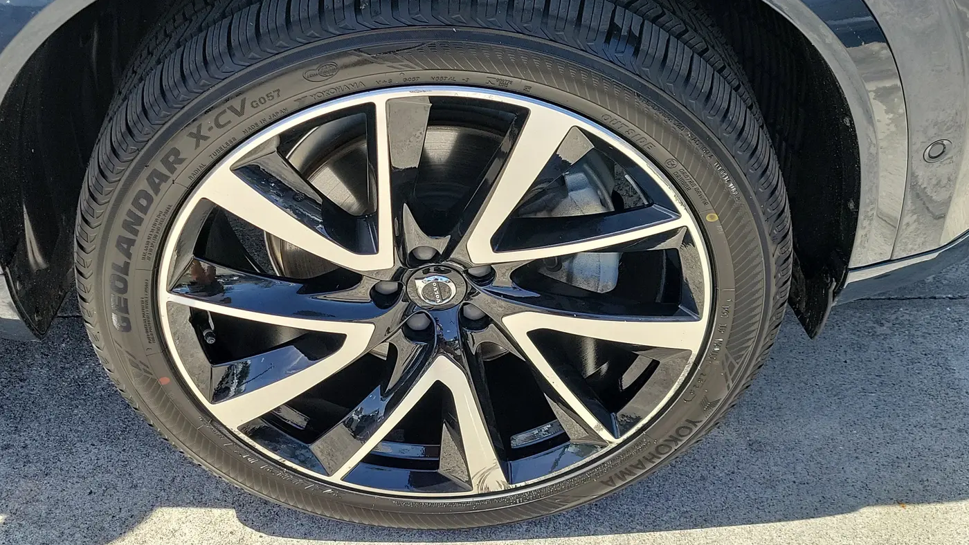 2023 Volvo XC90 B6 Plus Bright Theme 7P